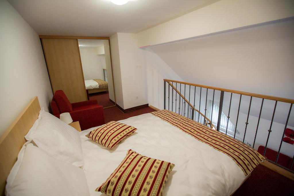 Apartments And Rooms Millennium Ogulin Quarto foto