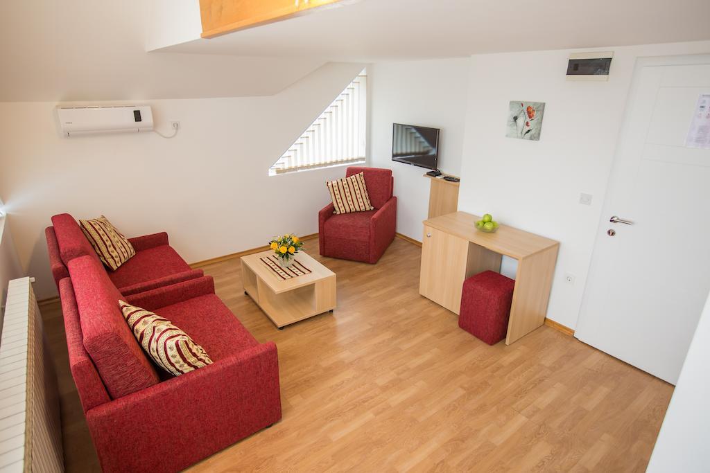 Apartments And Rooms Millennium Ogulin Quarto foto